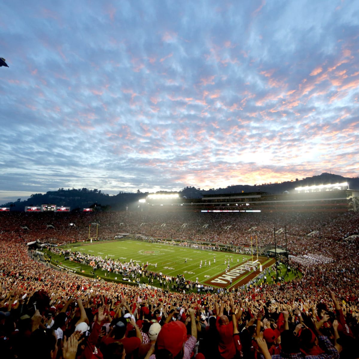 At 100, the Rose Bowl Has Seen Many Sunsets - The New York Times