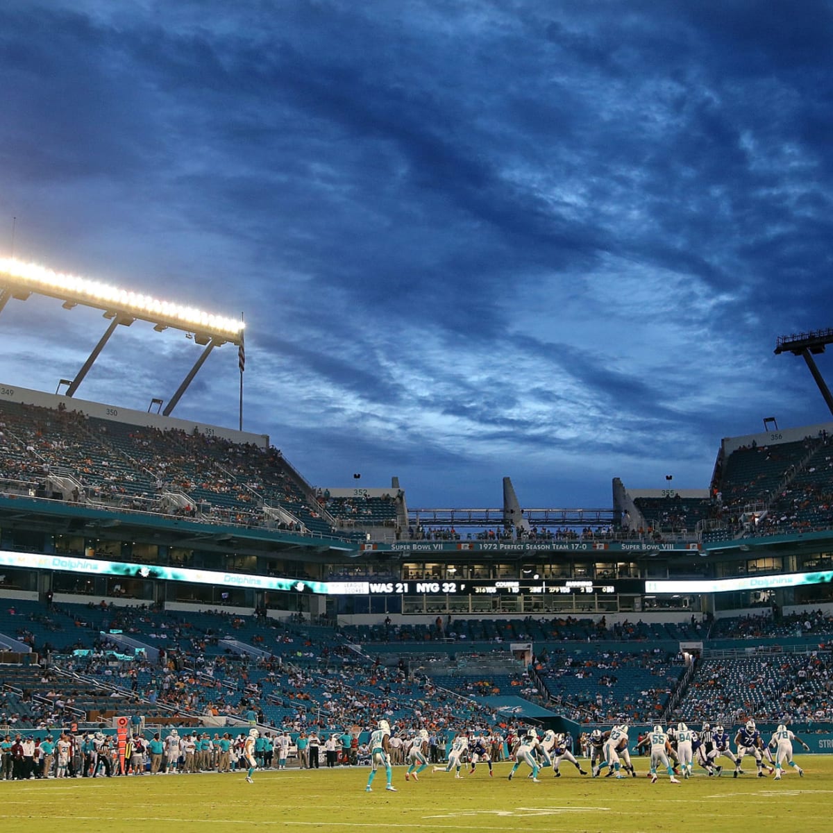 Dolphins revoke tickets, ban fans involved in brawl with 49ers fans