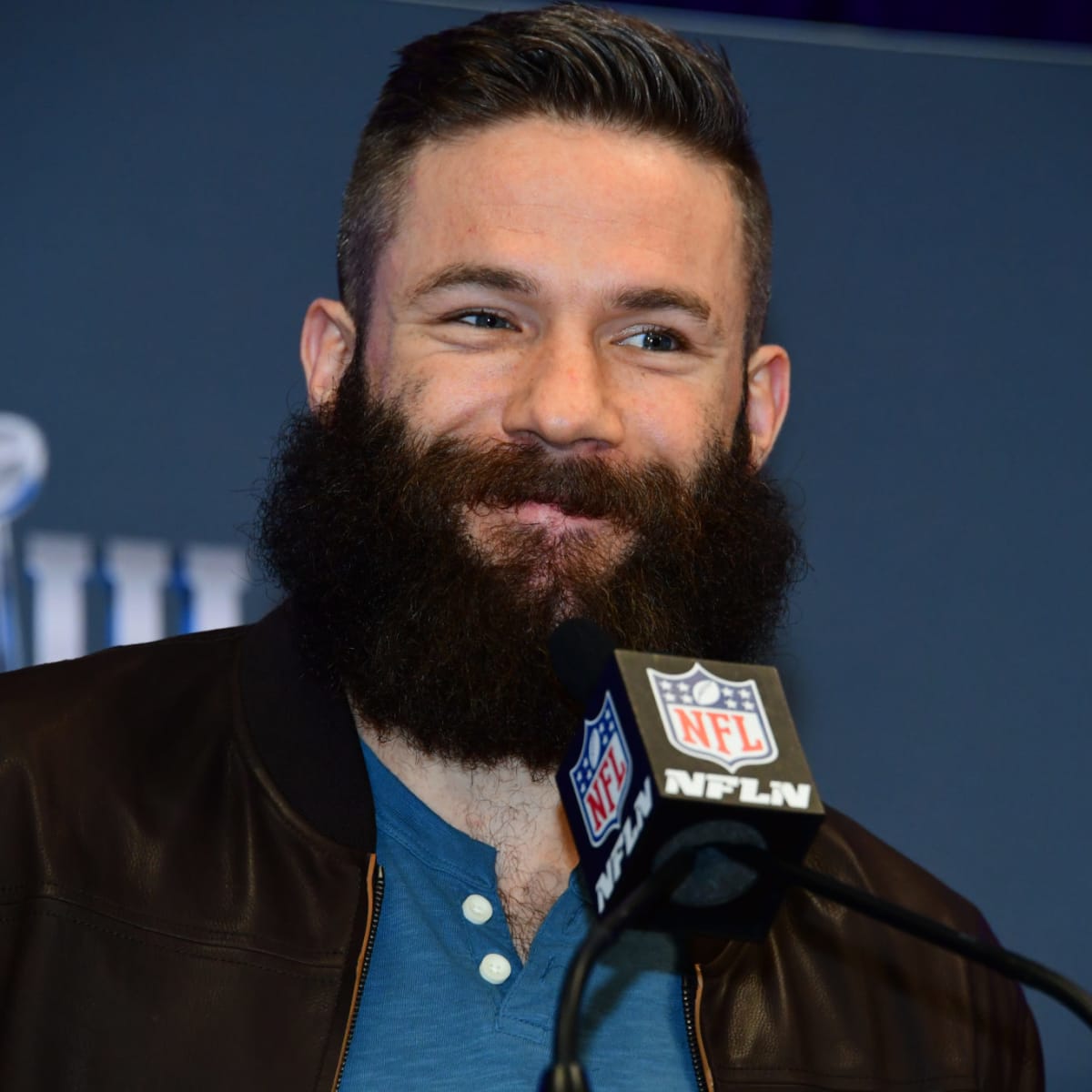 Tom Brady, Julian Edelman tease Patriots fans about 'unretiring