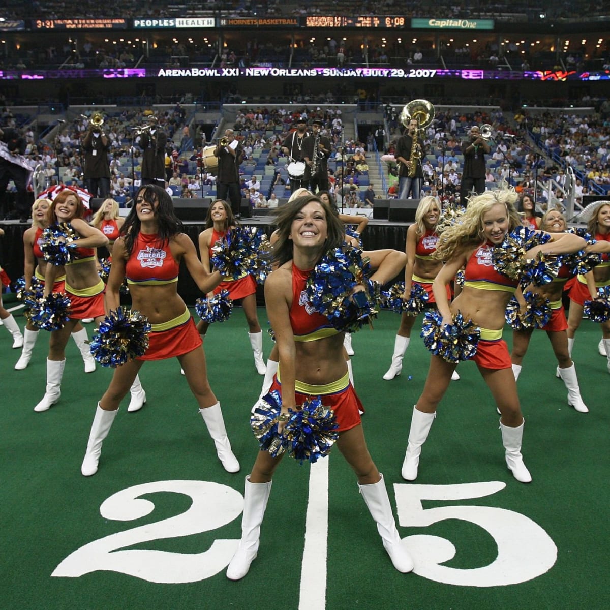 Crippled Arena Football League Shuts Down and Files Bankruptcy - Bloomberg