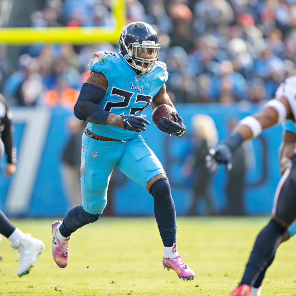 Tennessee Titans restructuring Derrick Henry's contract, putting