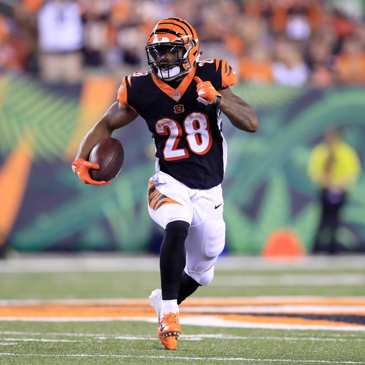 Fans React To Joe Mixon, Bengals Deal - The Spun: What's Trending In The  Sports World Today