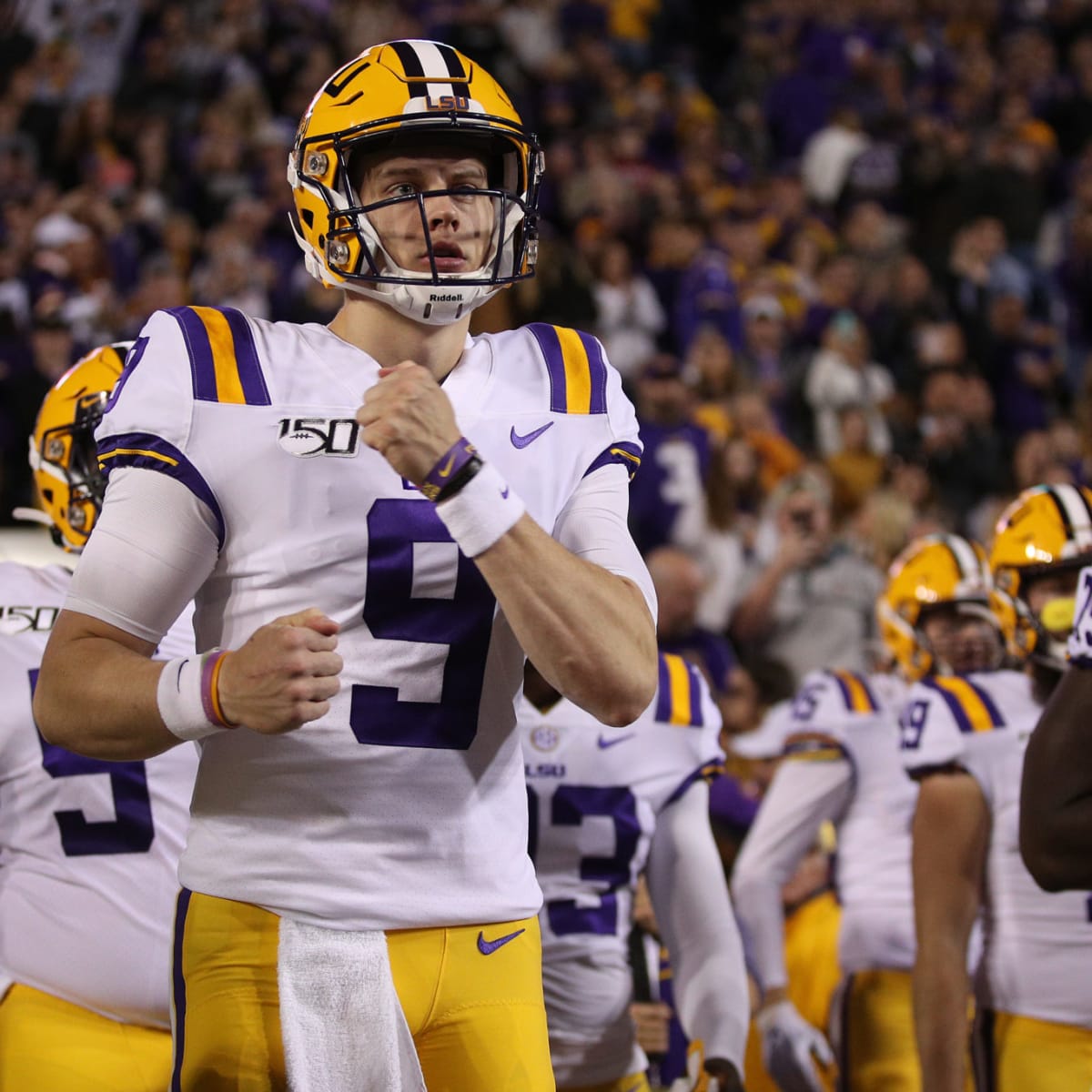 LSU QB Joe Burrow opens at 200-1 odds to win 2019 Heisman Trophy