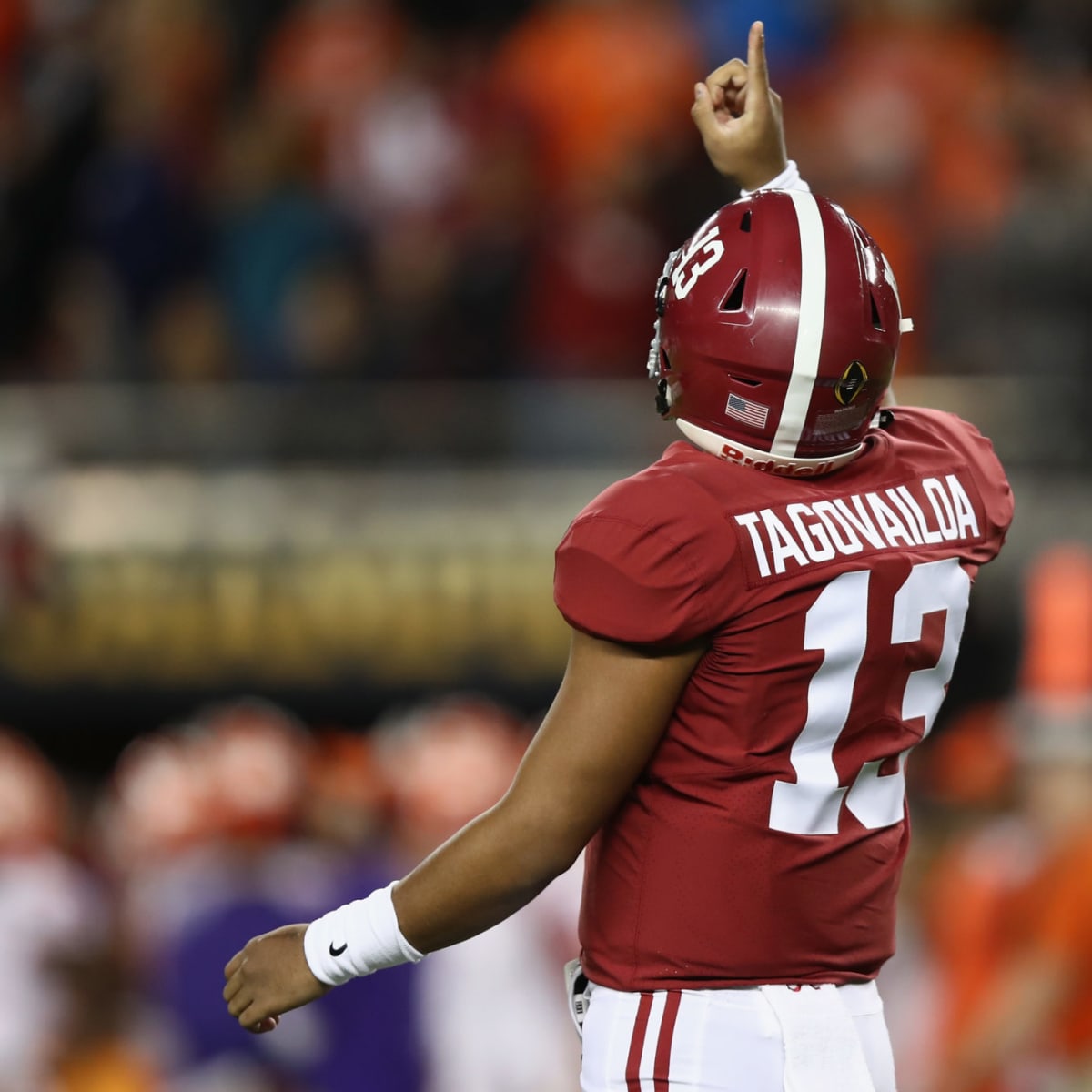 Tagovailoa throws 5 TD passes for Alabama