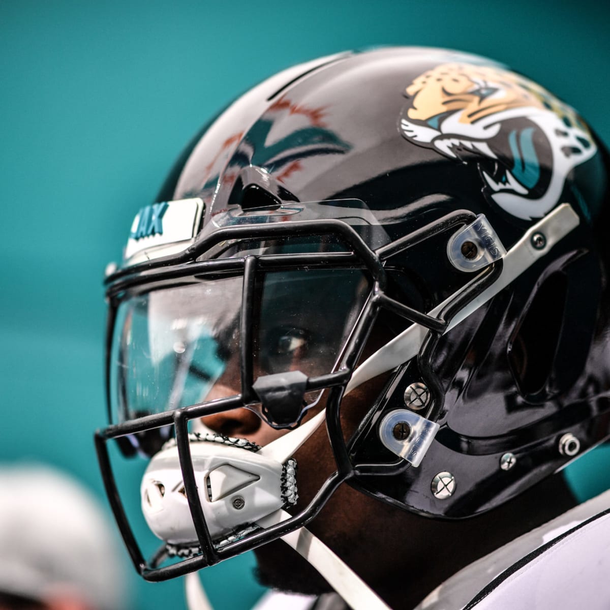 Jacksonville Jaguars Will Get Rid Of Infamous Two-Toned Helmets Ahead Of  2018 Season