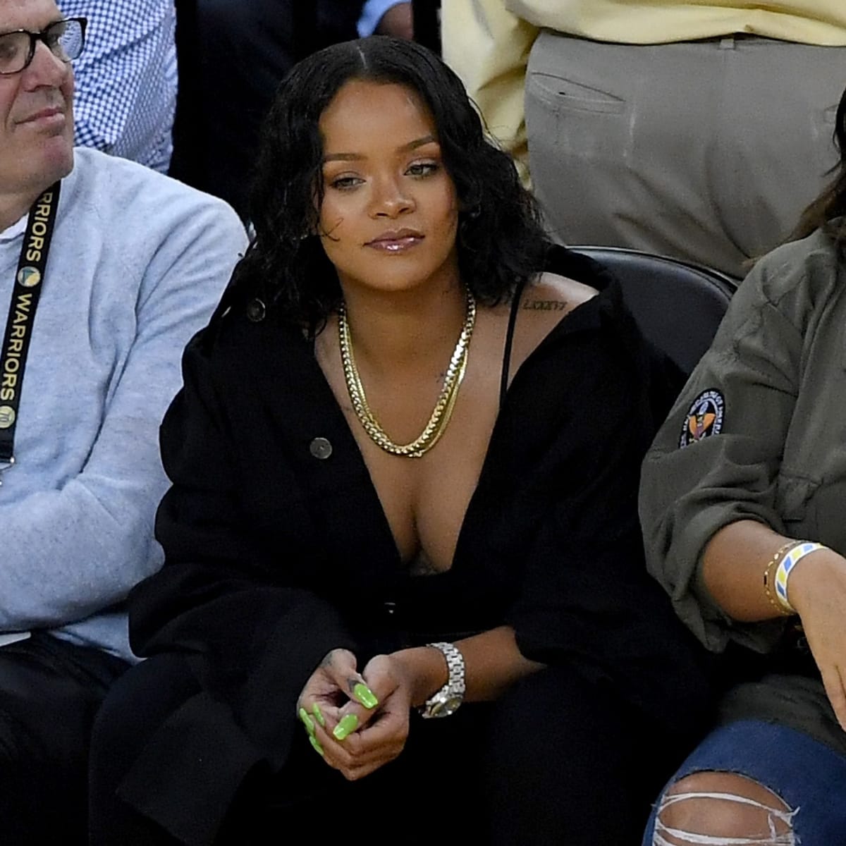 Rihanna-courtside-nba-game  Rihanna, Lakers vs, Celebrity style