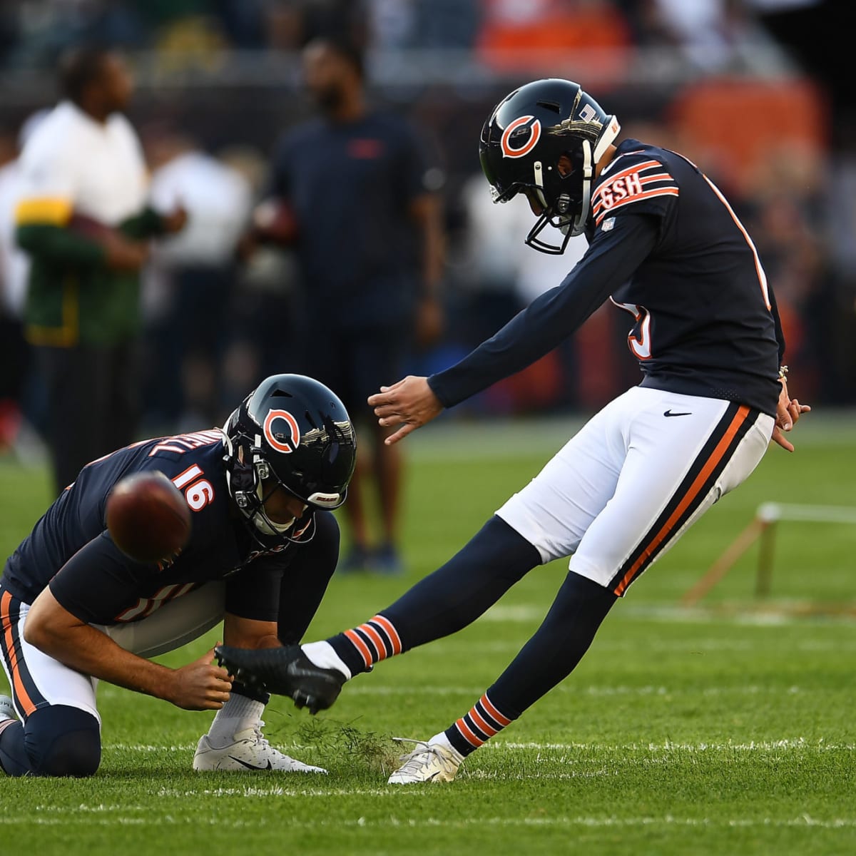 NFL - The Chicago Bears. The Washington Redskins. MONDAY NIGHT FOOTBALL! # MNF 