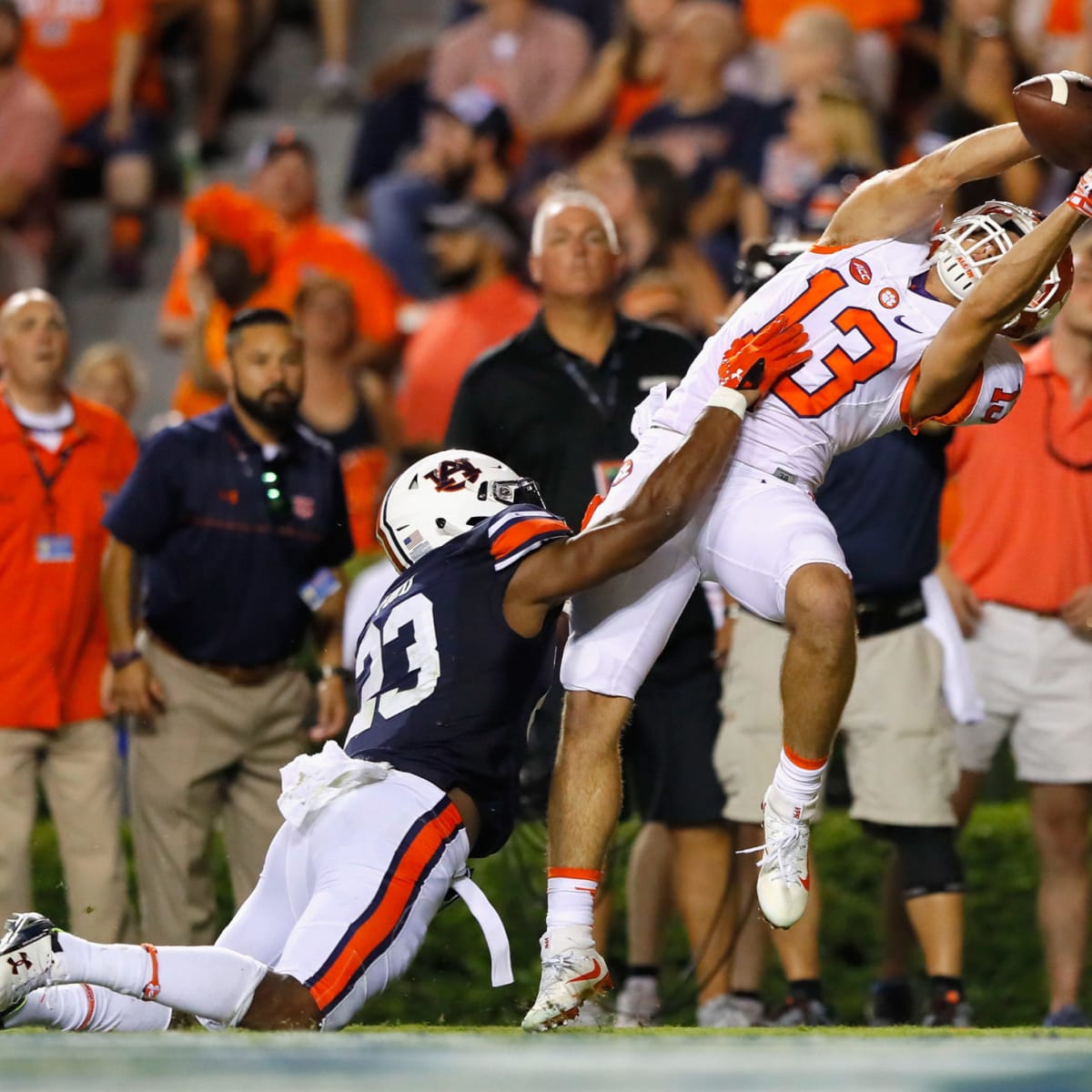 Las Vegas Raider Hunter Renfrow staying with Dabo Swinney