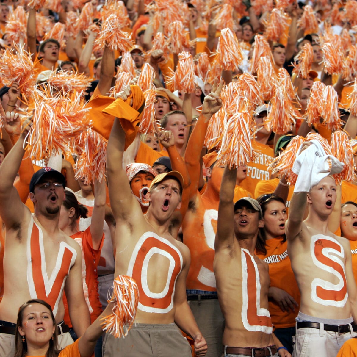 Pruitt: Vols won't wear smokey gray uniforms