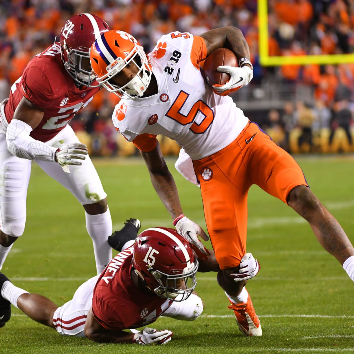 Injury Update For Clemson Star Wide Receiver Tee Higgins - The