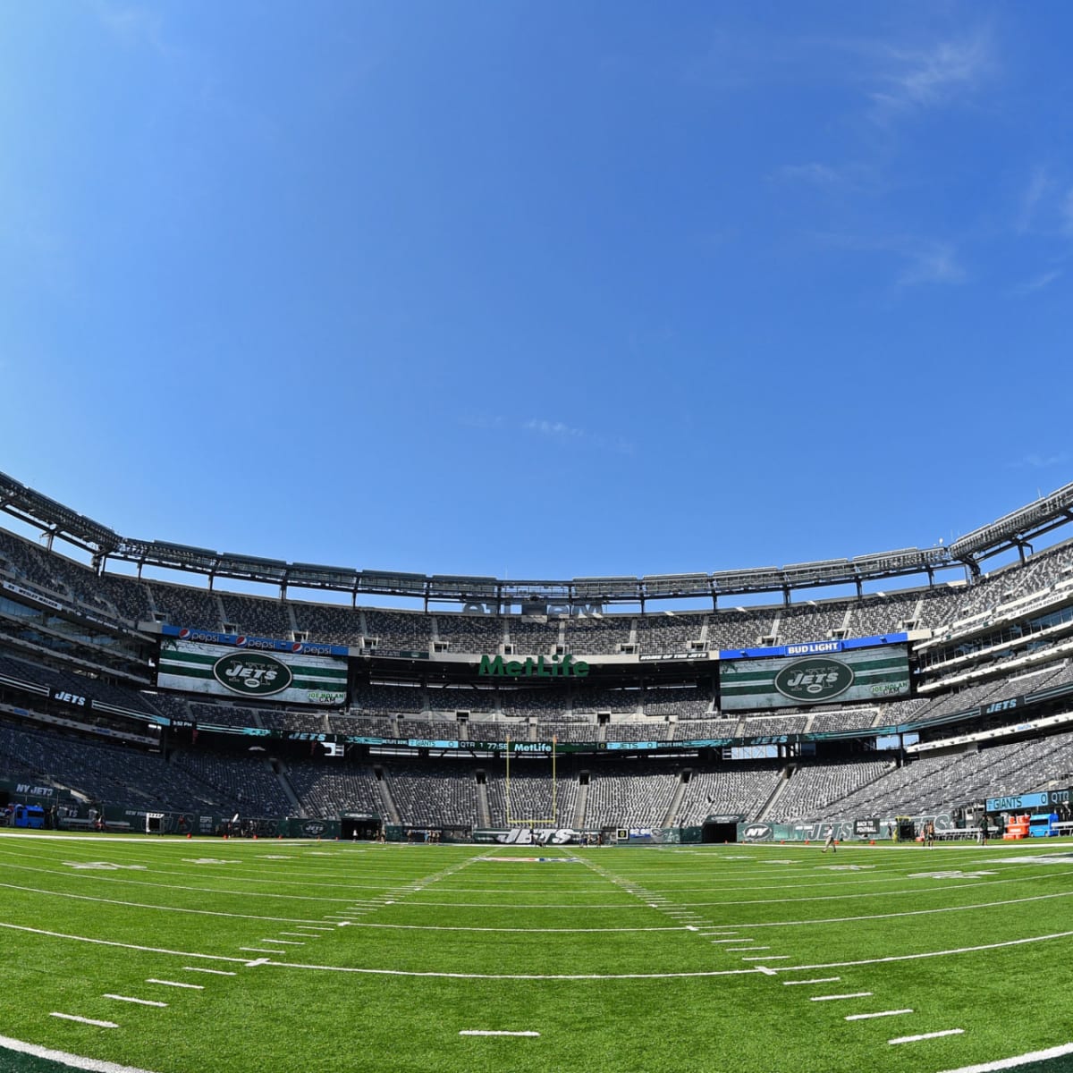 Look: MetLife Stadium Is Pretty Empty At Kickoff Today - The Spun: What's  Trending In The Sports World Today