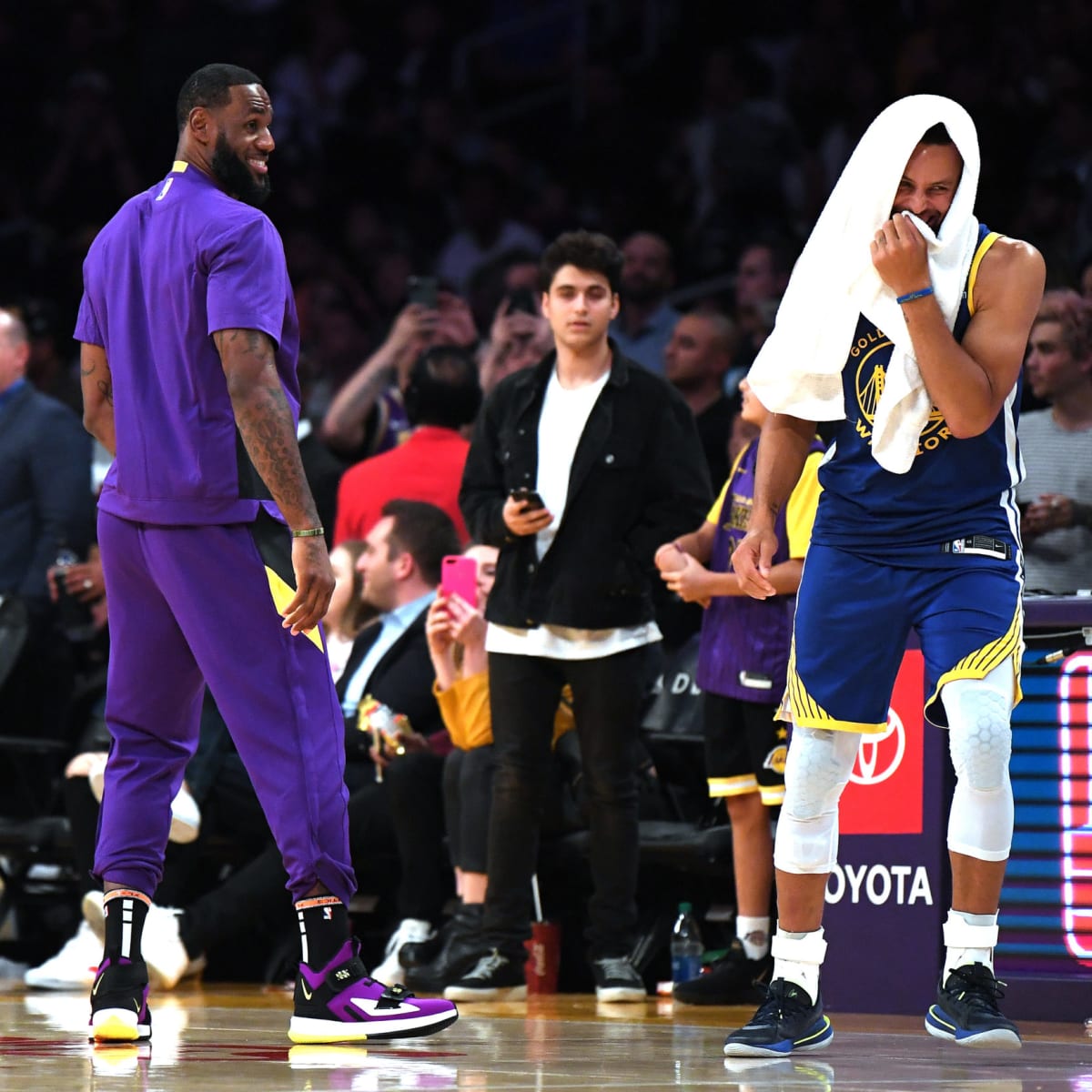 Lebron James and Steph Curry wear Colin Kaepernick jerseys for