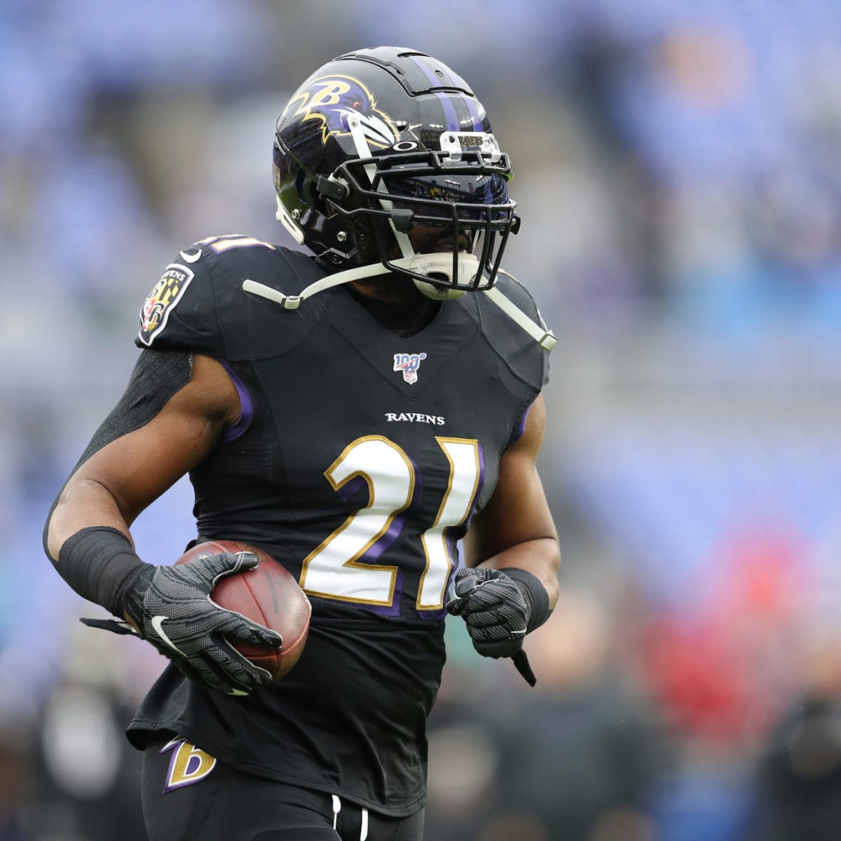 BALTIMORE, MD - OCTOBER 02: Baltimore Ravens running back J.K. Dobbins (27)  runs the ball for a touchdown during the Buffalo Bills versus Baltimore  Ravens NFL game at M&T Bank Stadium on