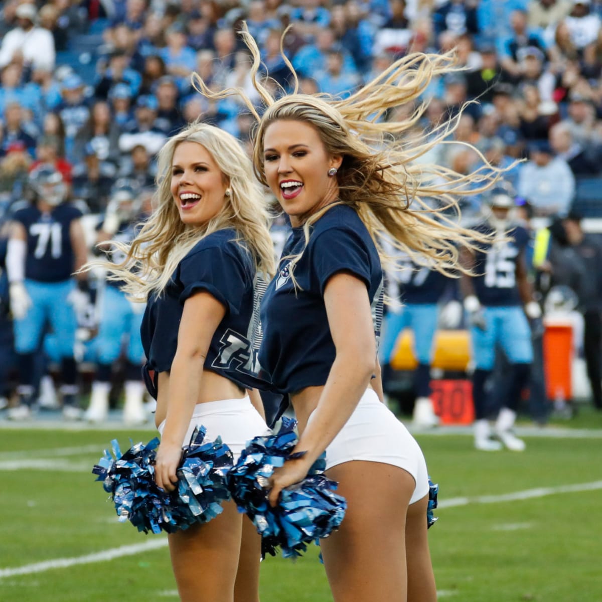 Video: Titans Cheerleader Makes Incredible Catch During Game - The