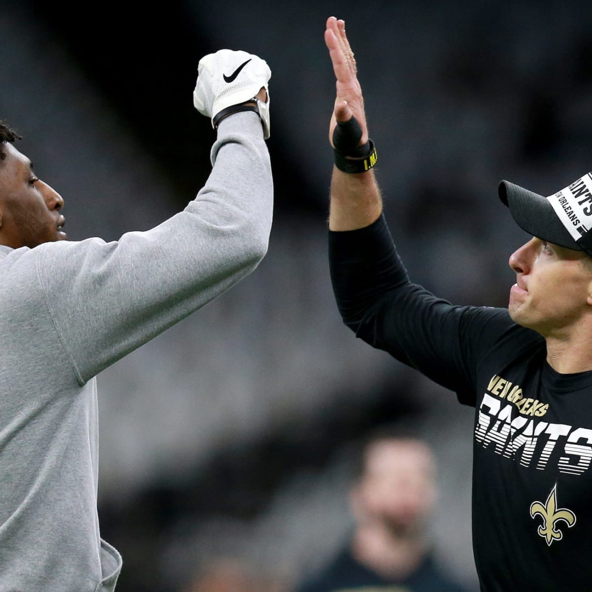 Saints' Drew Brees draws backlash for 'disrespecting the flag' comment -  ESPN