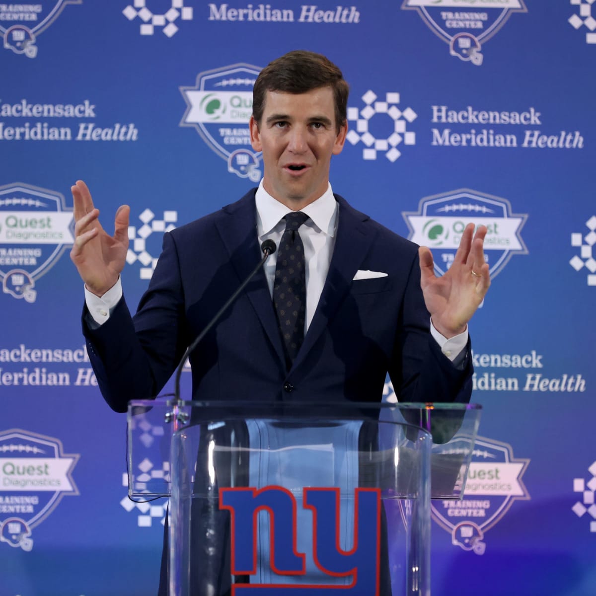 2-Time Super Bowl MVP Eli Manning Goes Hilariously Undercover For College  Tryout