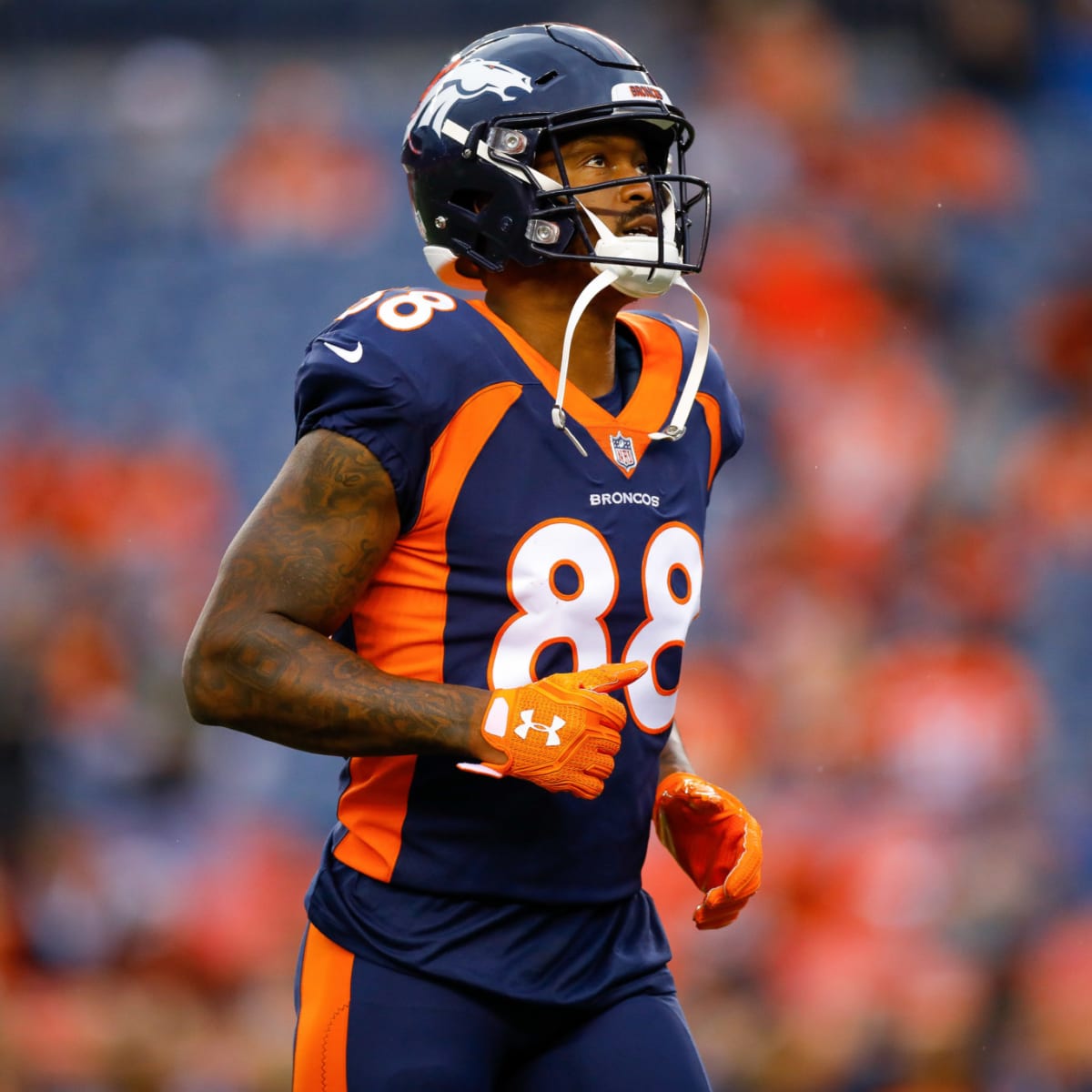 PHOTOS: Fans honor Demaryius Thomas before Sunday's Broncos game