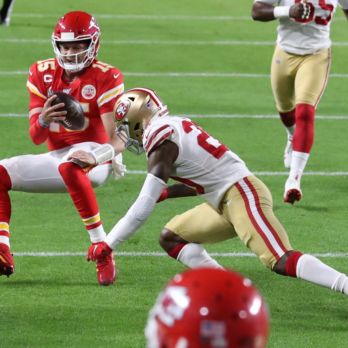 Titans start fast, dominate Mahomes, Chiefs 27-3 – KGET 17