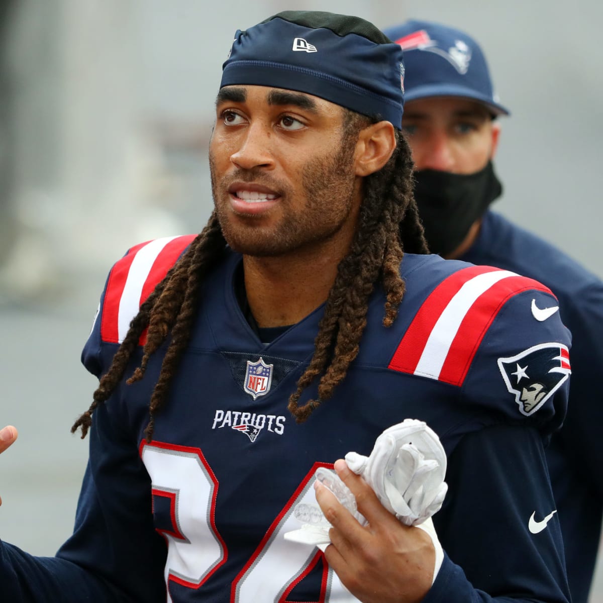 Indianapolis Colts officially sign CB Stephon Gilmore