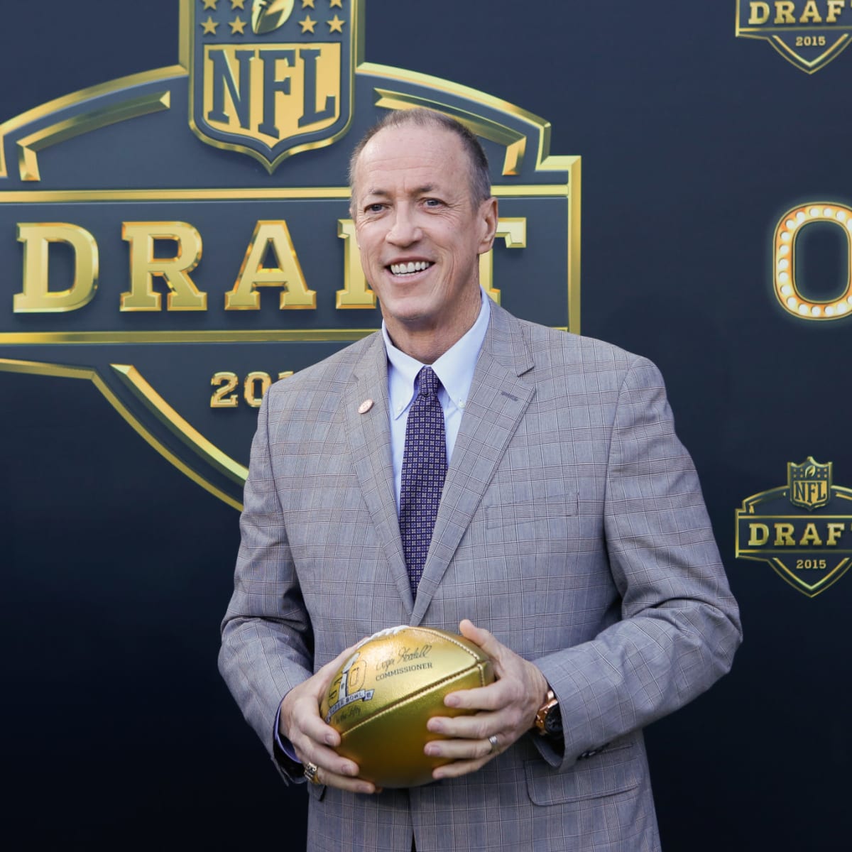 Hall of Famer Jim Kelly believes Bills need to get QB Josh Allen some RB  help: 'Josh can't do everything by himself'