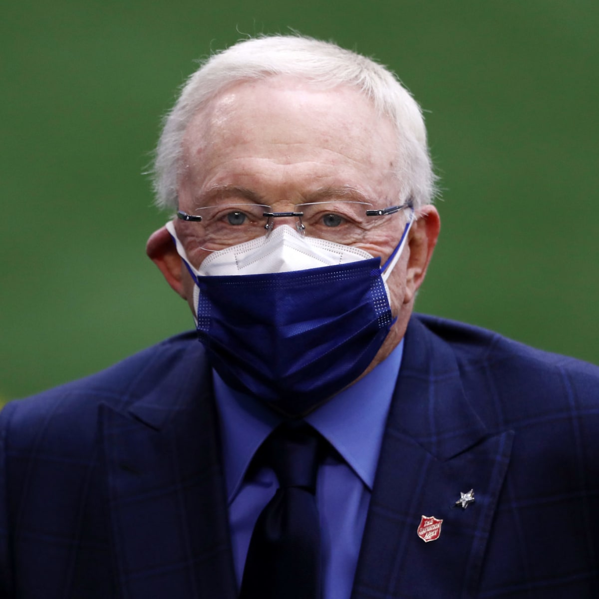 Jerry Jones' Natural Gas Profit Beats Cowboys Growth –