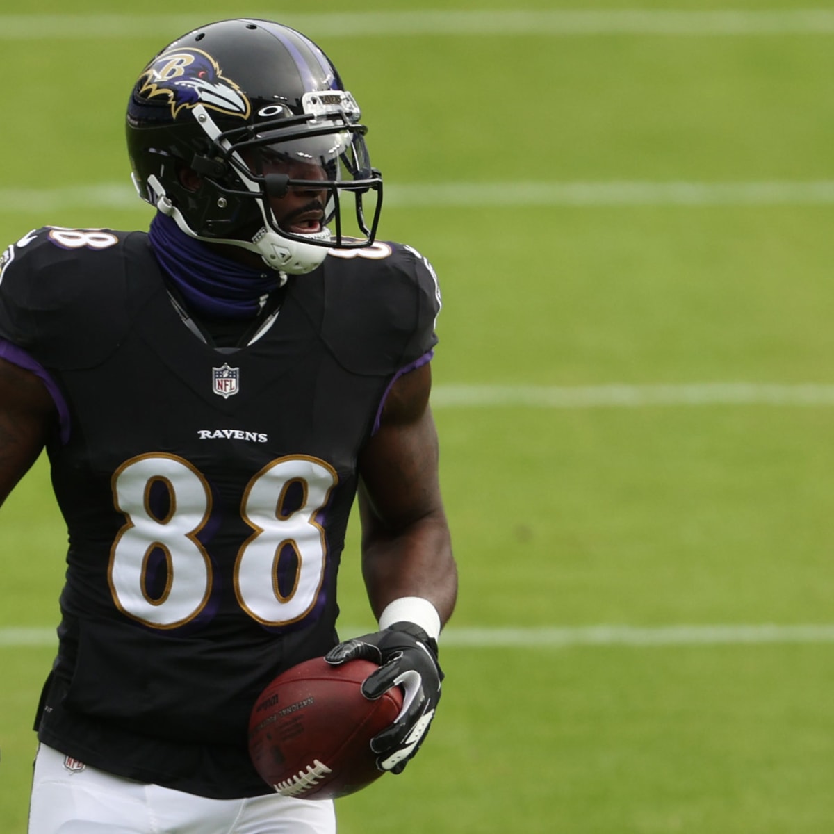 With Dez Bryant, Baltimore Ravens continue to keep options open