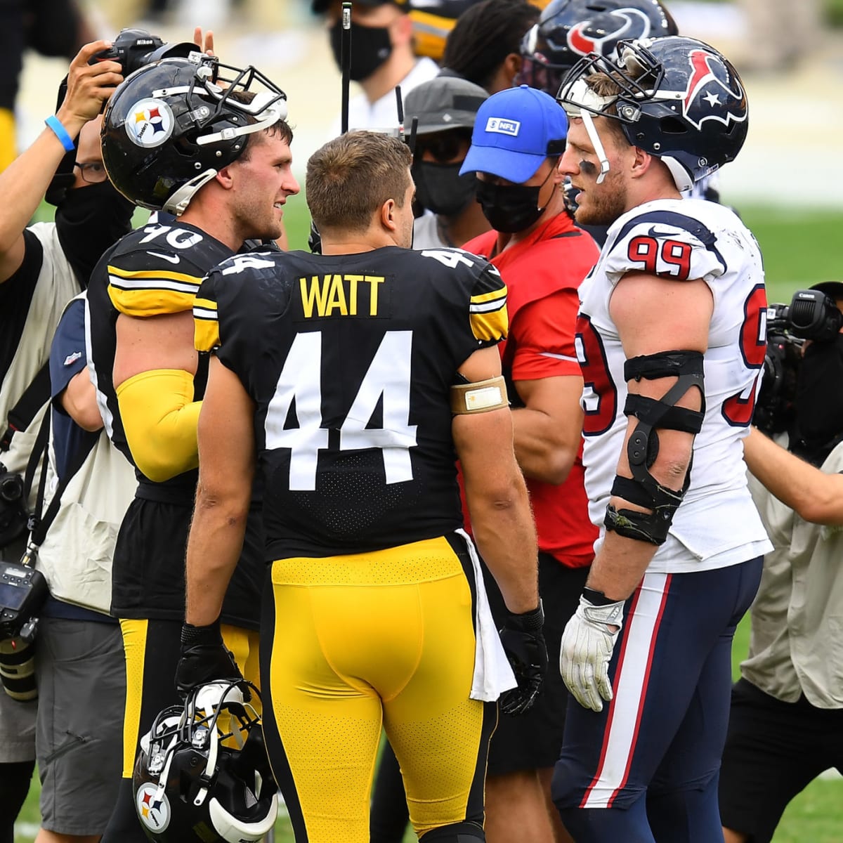 Steelers FB Derek Watt questionable to return with possible concussion