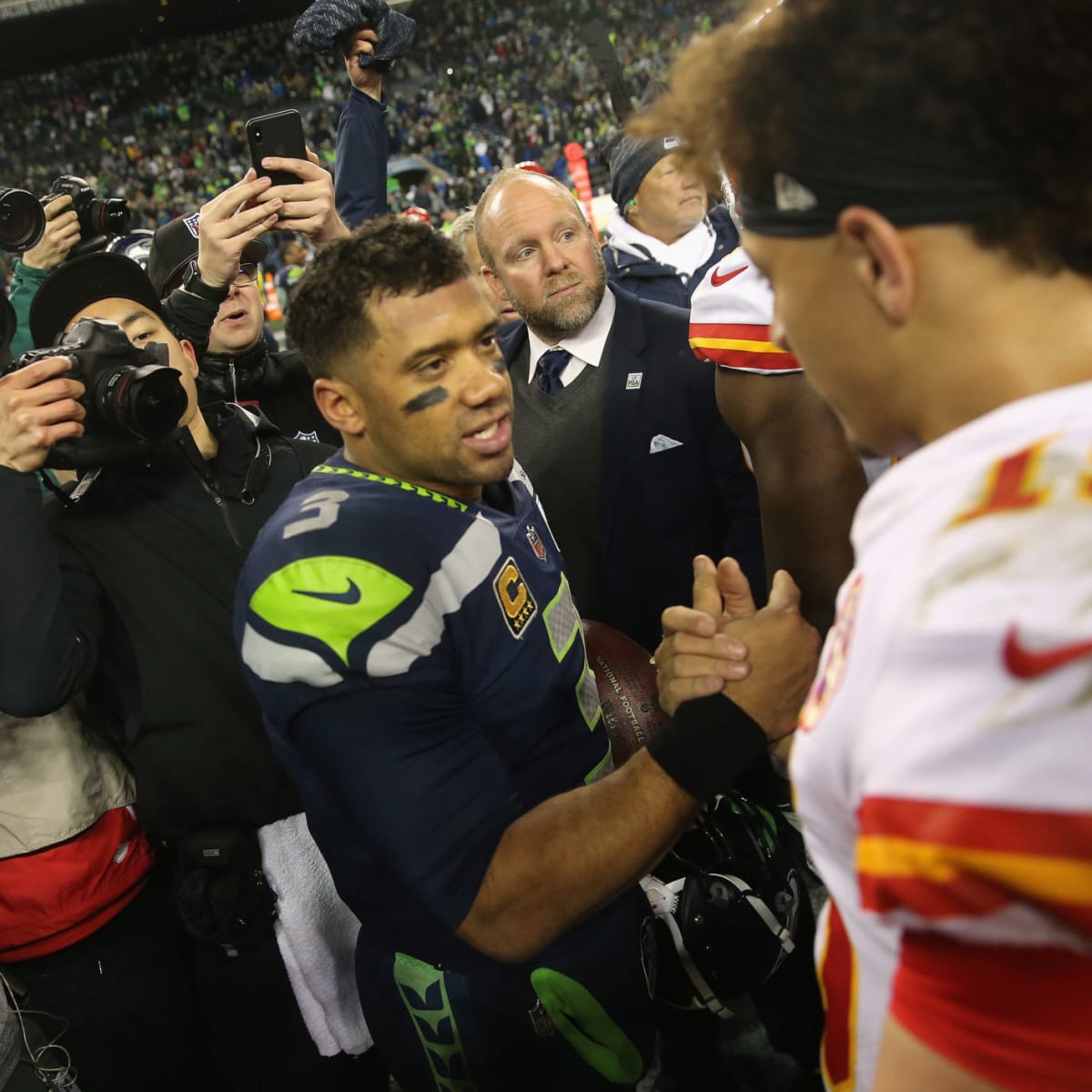 Kansas City Chiefs 31-38 Seattle Seahawks: Russell Wilson throws three TDs, NFL News