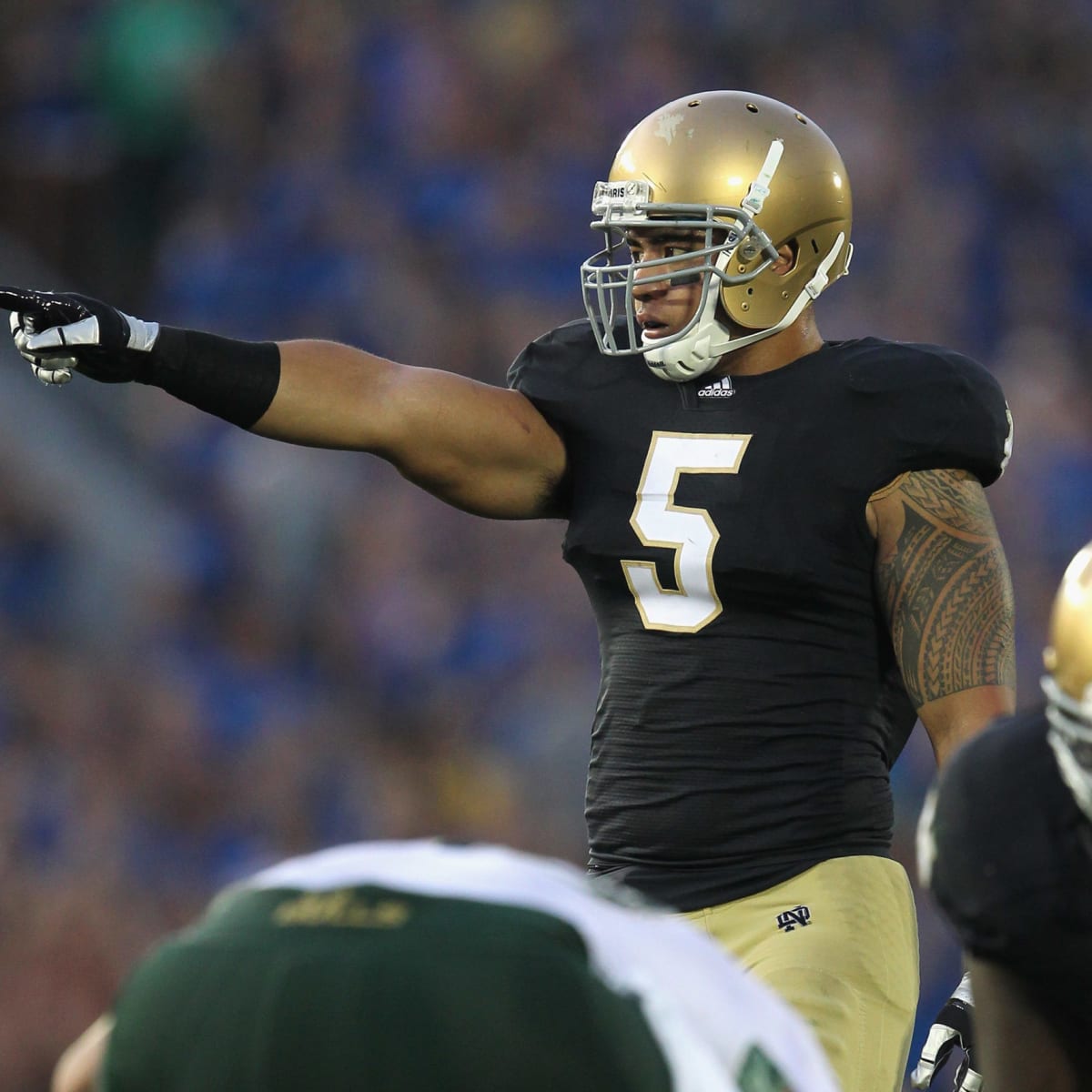 Manti Te'o opens up on the impact of NIL, reflects on popularity of his  jersey at Notre Dame - On3