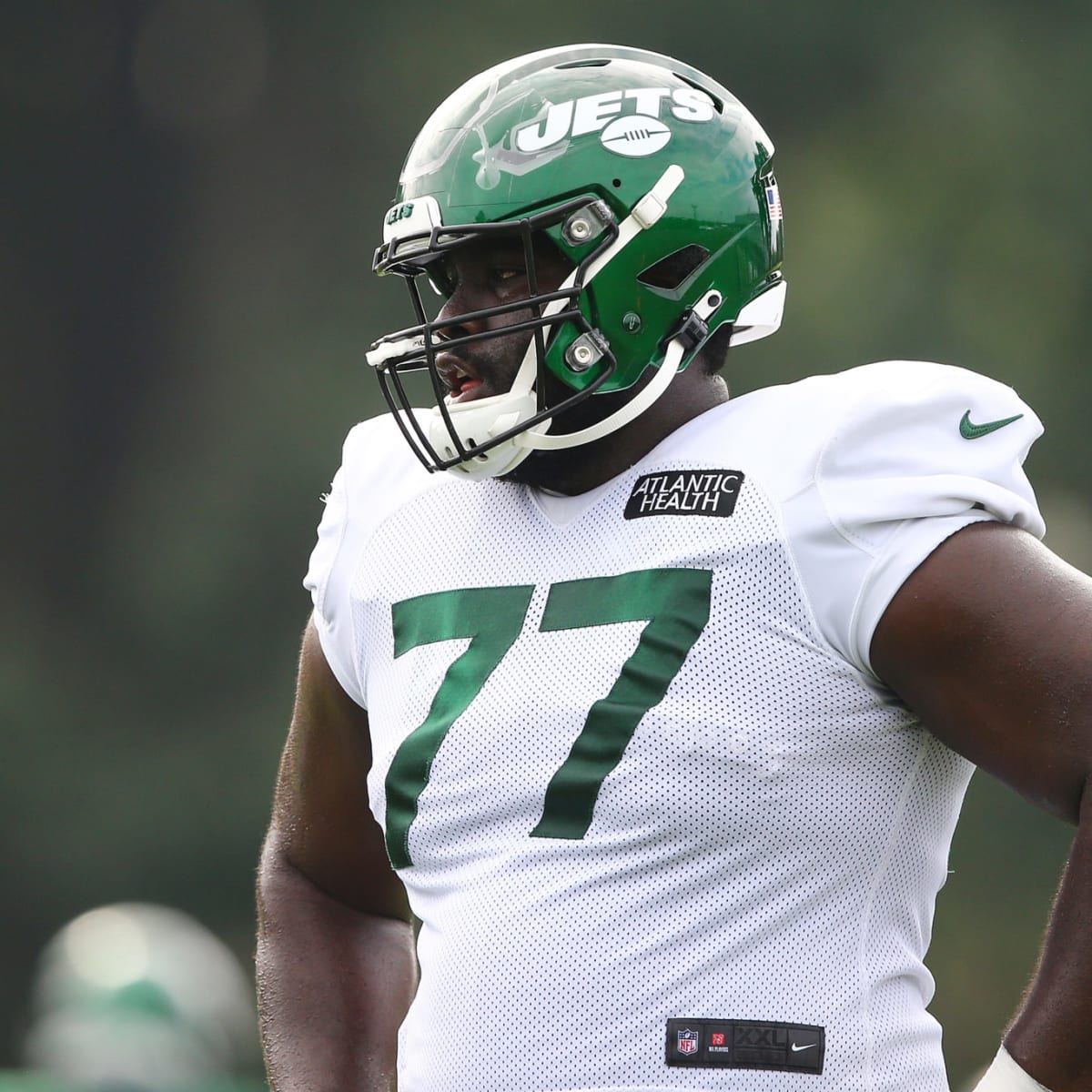 Jets' Mekhi Becton lets shirt steal the show