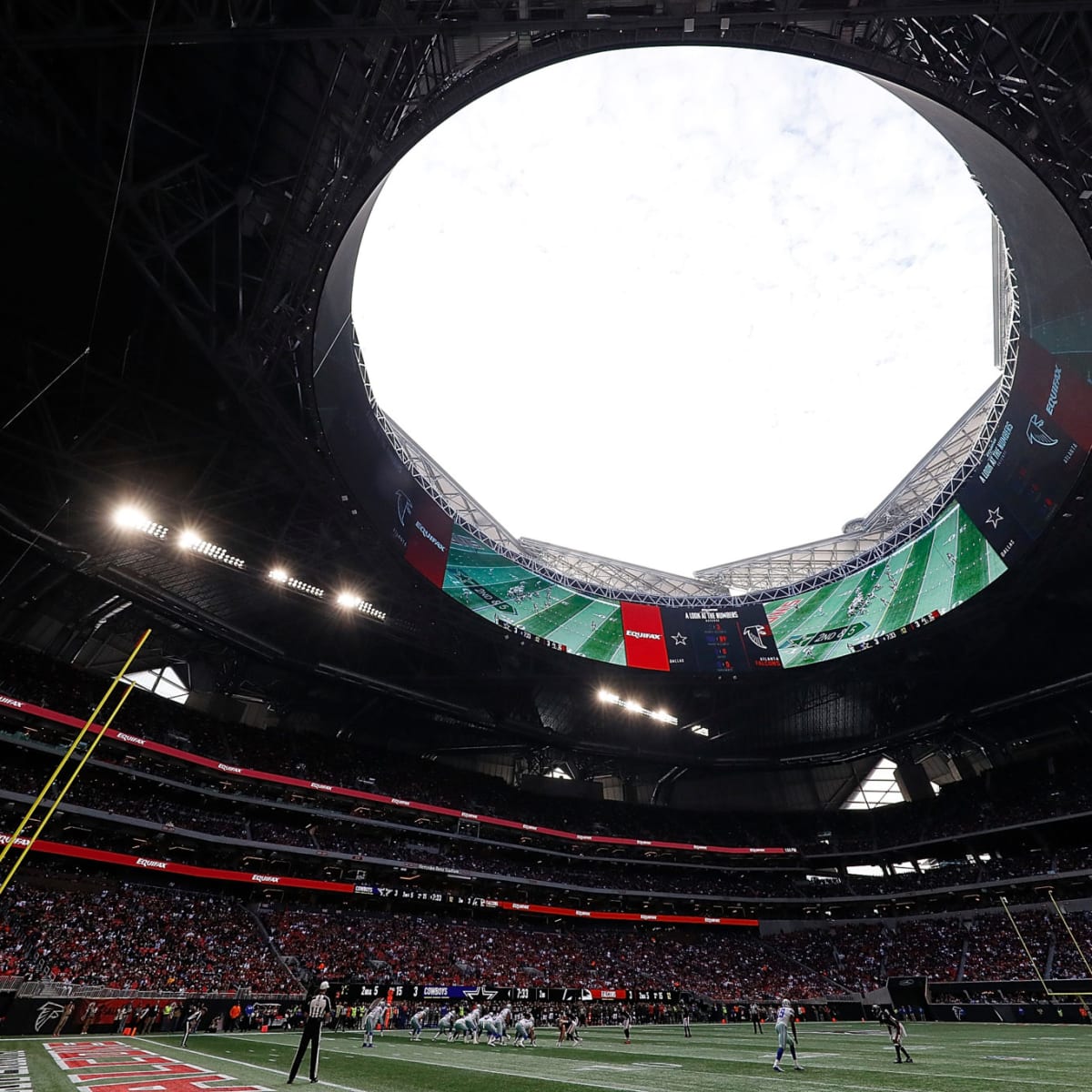 Atlanta Falcons & Mercedes-Benz Stadium announce a new display