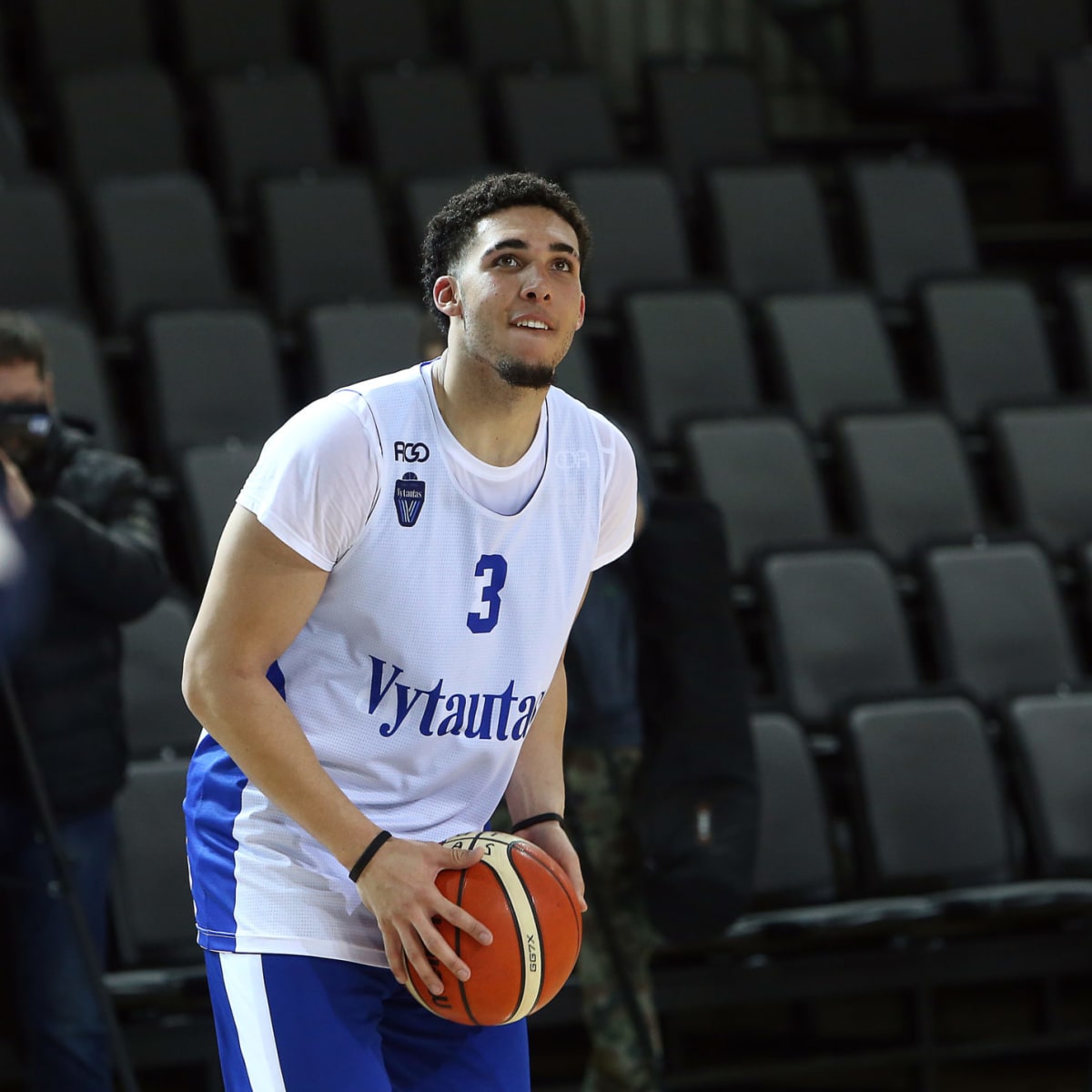 Pistons waive LiAngelo Ball, two others