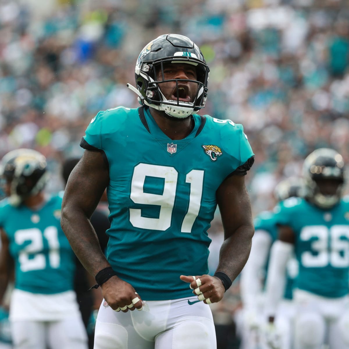 Star Pass Rusher Yannick Ngakoue Finally Signs With New NFL Team - The  Spun: What's Trending In The Sports World Today