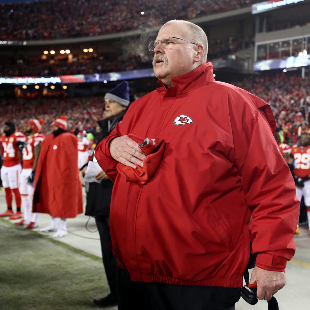 Chiefs practicing in rain as Andy Reid elects to keep team outdoors