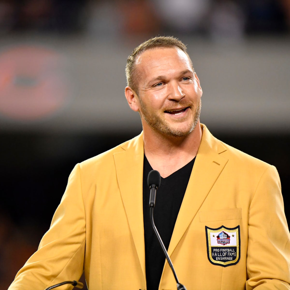 NFL on X: Brian Urlacher HALL OF FAMER! #PFHOF18   / X