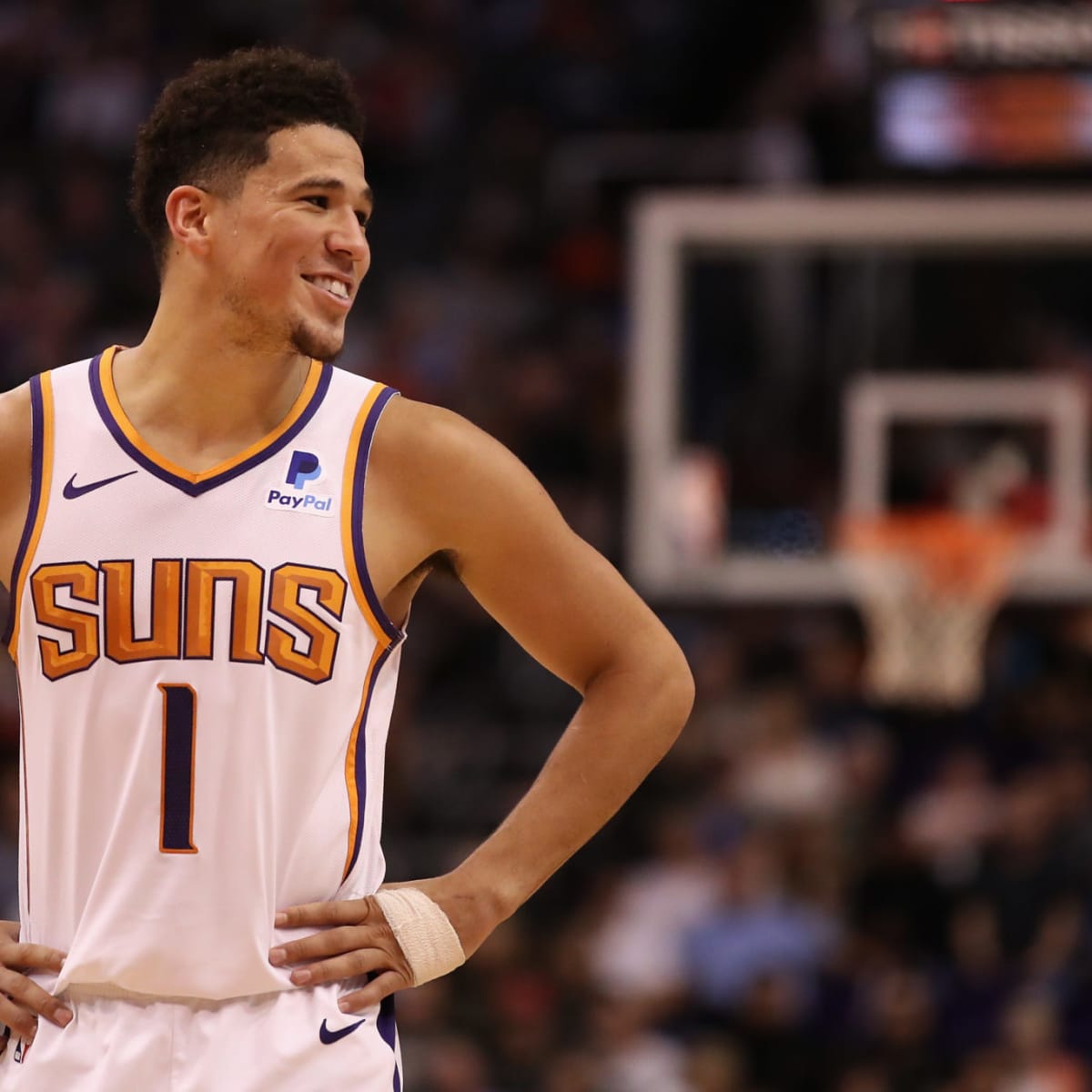 Phoenix Suns fight fan to get tickets, autographed Devin Booker jersey