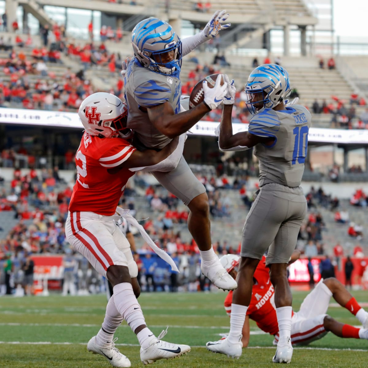 Houston Football on X: PLAN AHEAD! Let's BLACKOUT TDECU Stadium vs.  Memphis next Thursday, Oct. 19