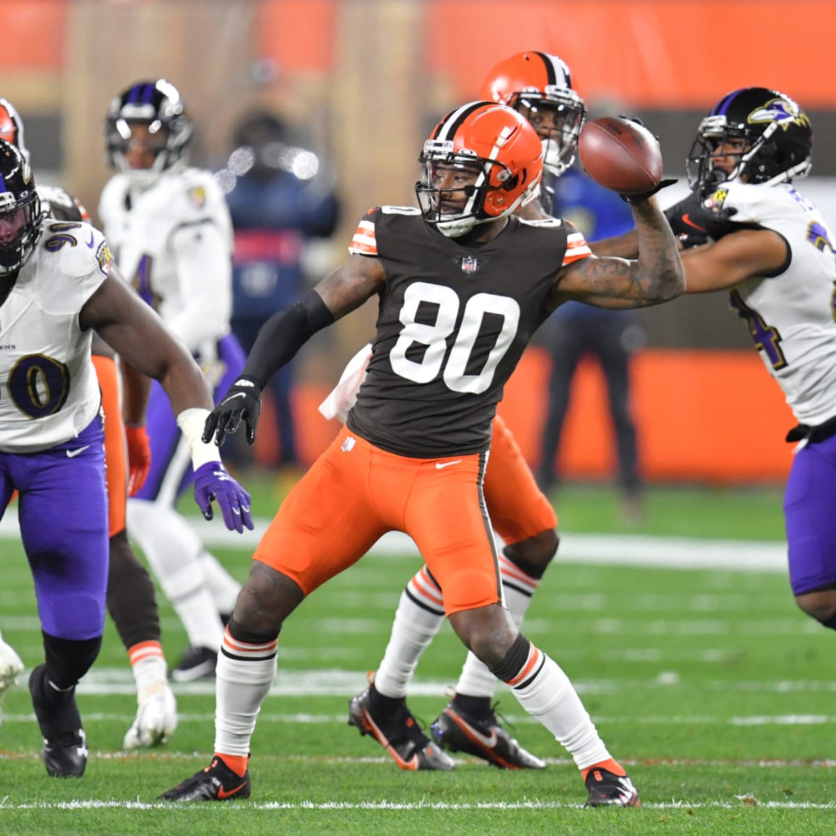 Browns wide receiver Jarvis Landry leaves game vs. Texans, later