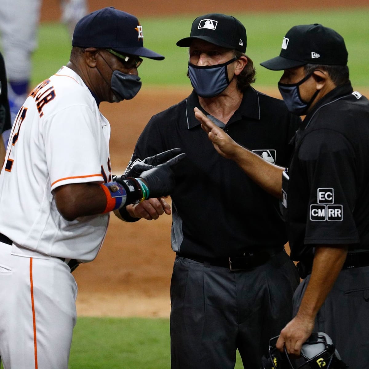 Dusty Baker Reflects on MLB's Tumultuous 2020 Season –