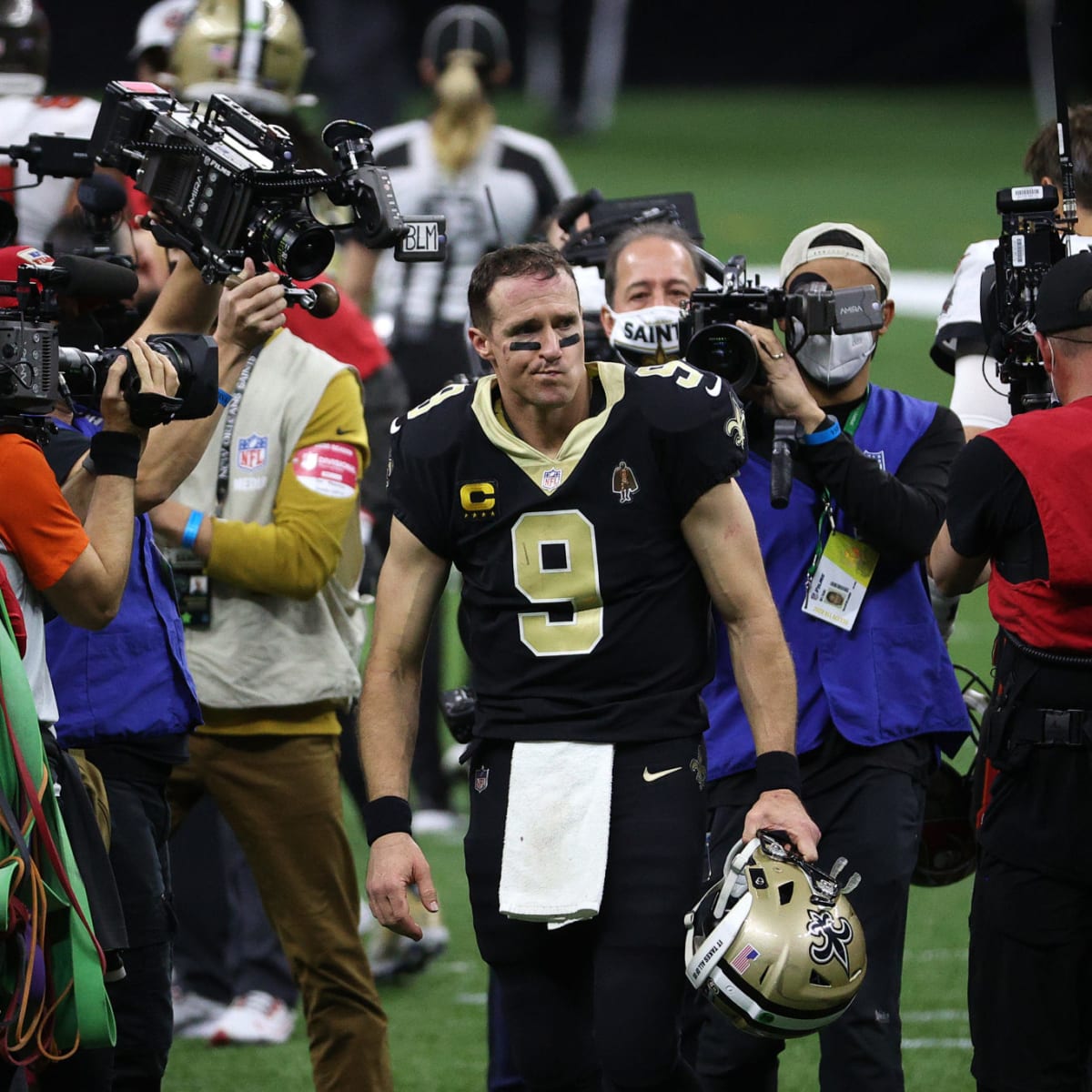 Tom Brady spent time with Drew Brees and his family following Sunday's game