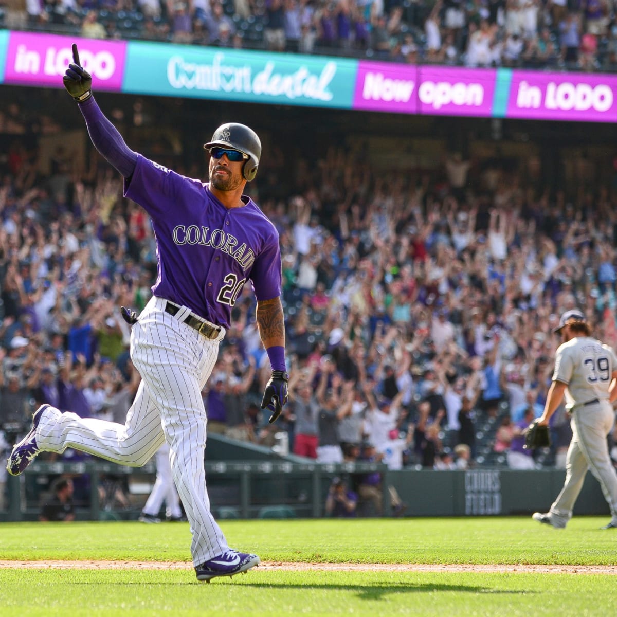 Rockies' Ian Desmond opting to spend 2020 with family instead of