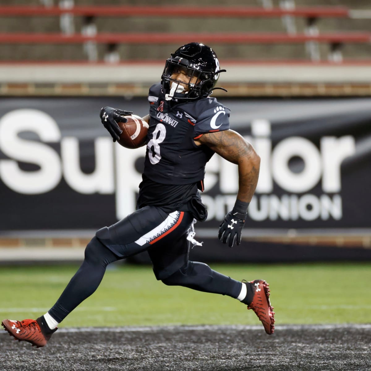 Look: UC NFL Rookies Pose in New Uniforms at Rookie Showcase - All Bearcats