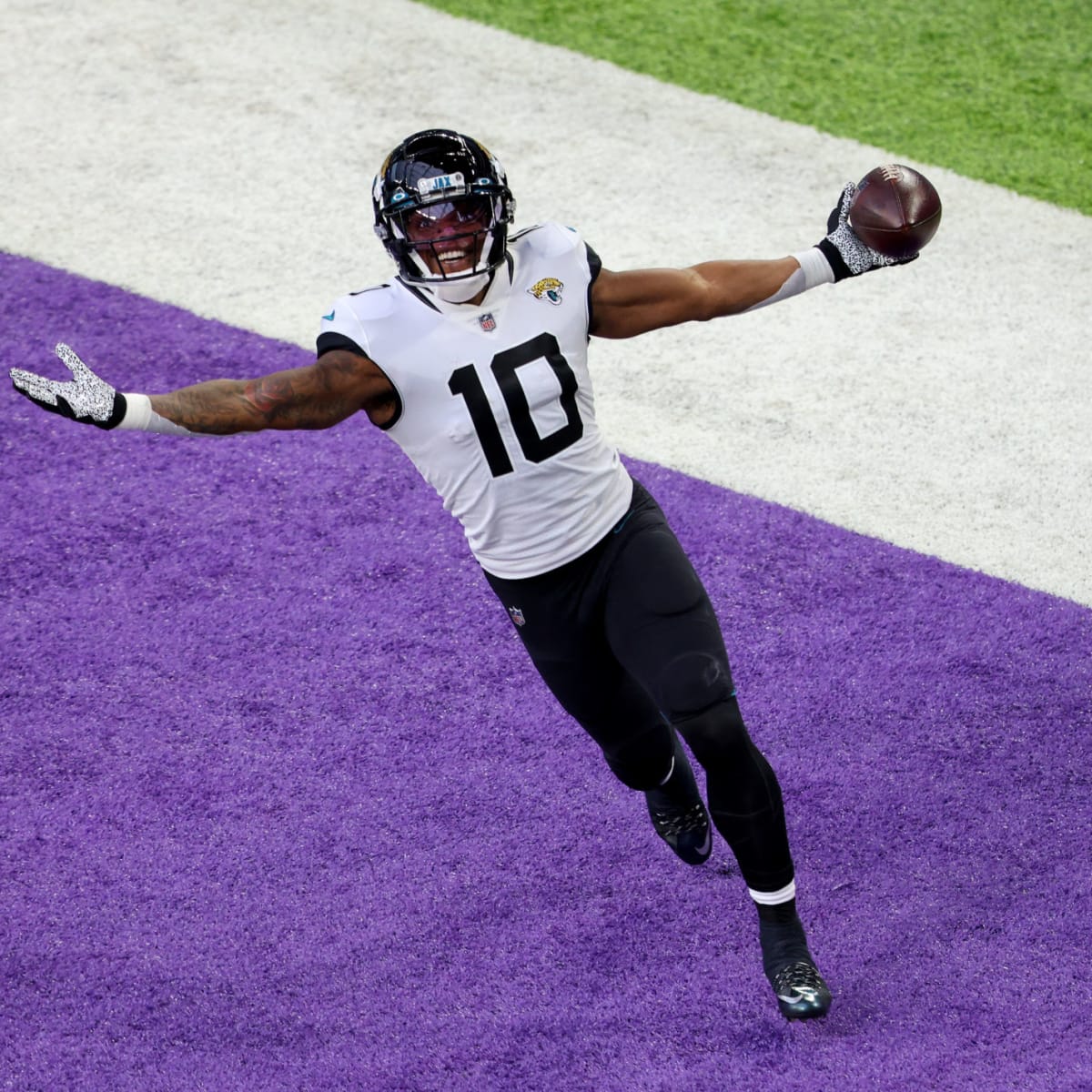 JACKSONVILLE, FL - JANUARY 09: Jacksonville Jaguars wide receiver Laviska  Shenault Jr. (10) runs after the catch during the game between the  Indianapolis Colts and the Jacksonville Jaguars on January 9, 2022