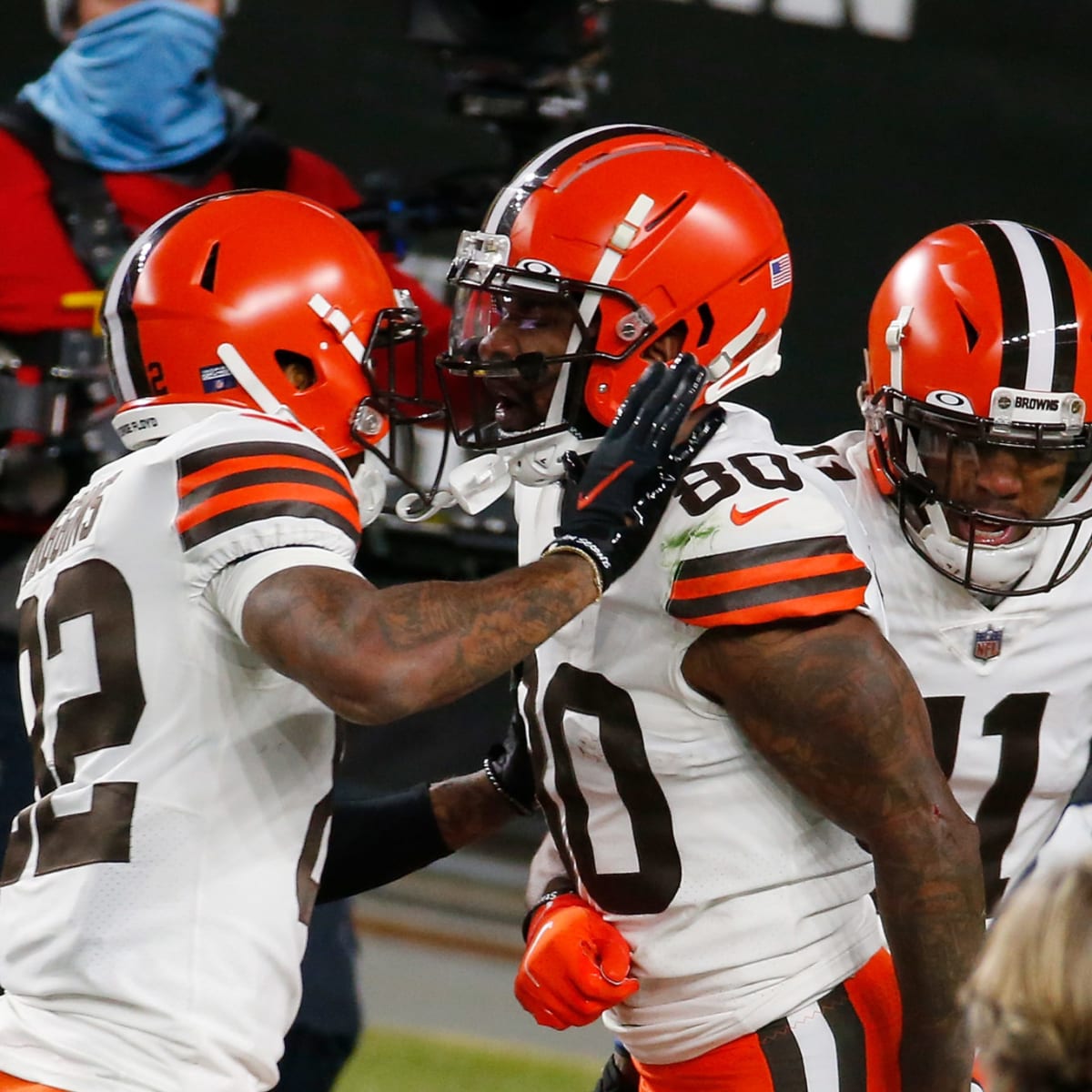 Landry tells Browns he wants to stay, but ball with team