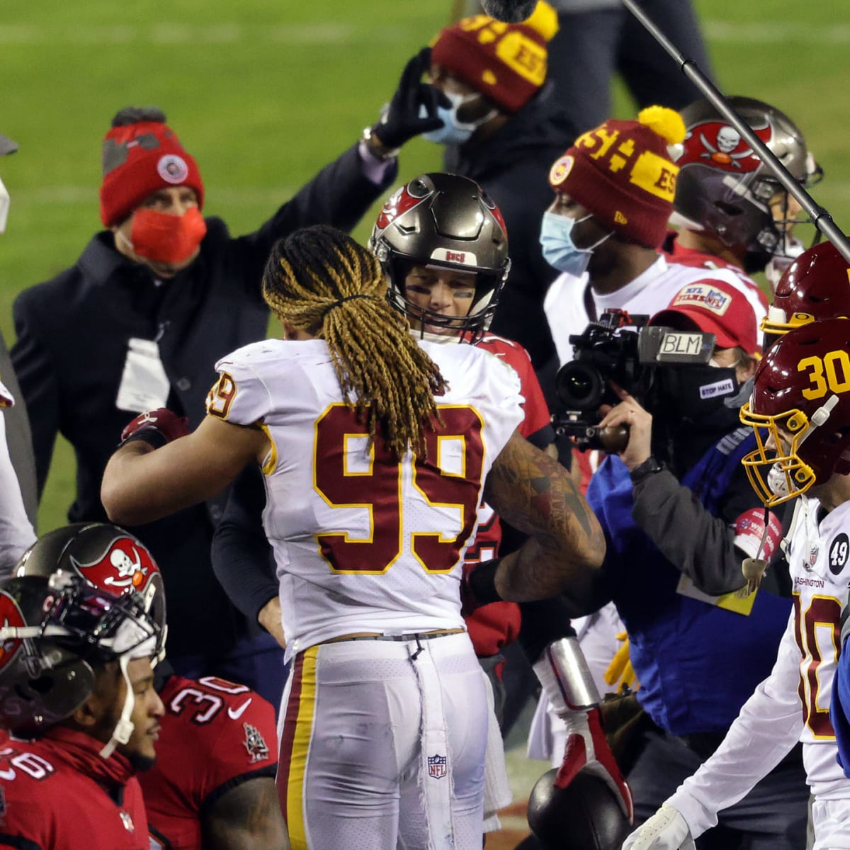 Tom Brady was not happy on sidelines after getting sacked vs Giants (Video)