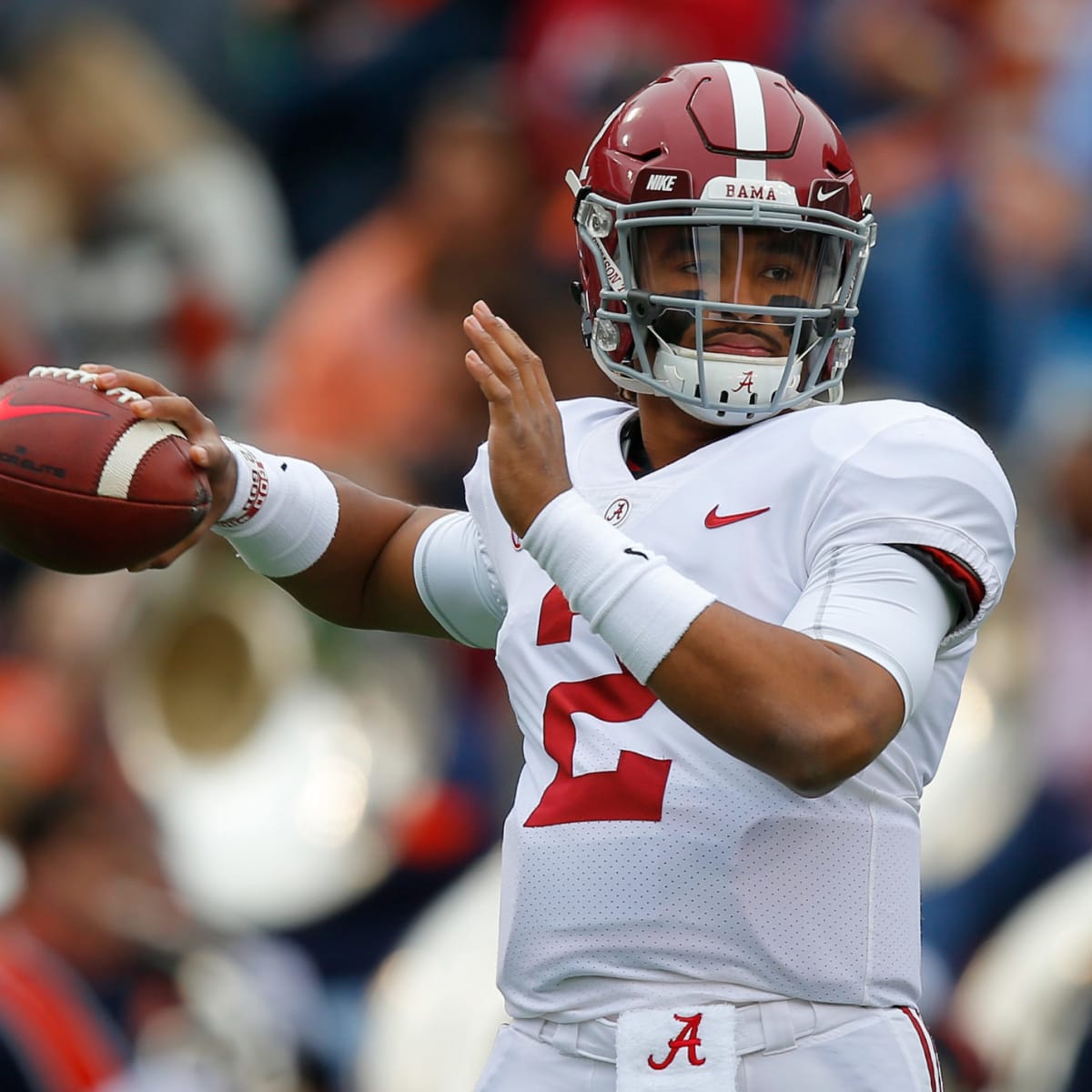 LOOK: Jalen Hurts arrives to National Championship Game in stylish suit