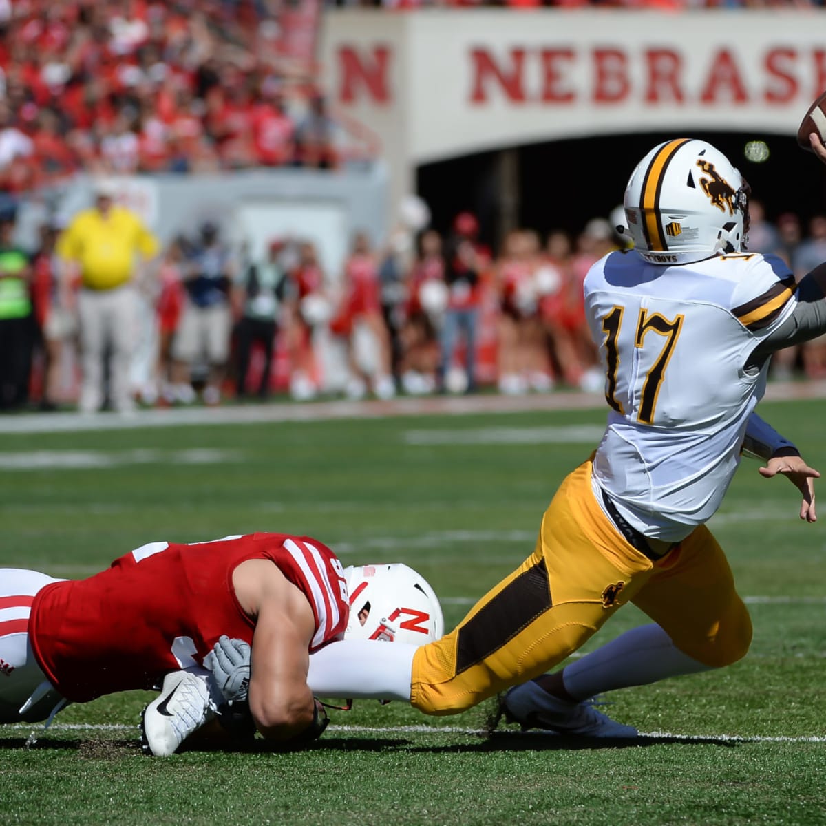 Former Wyoming Cowboys QB Josh Allen comes up a yard short in