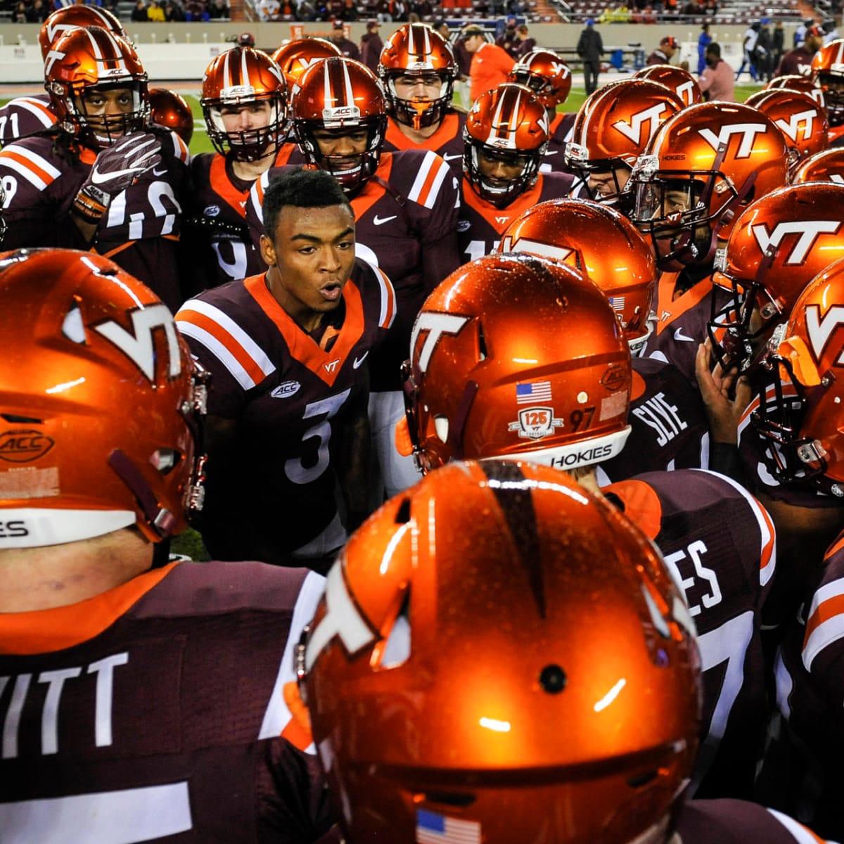 Nike Pro Combat Uniforms: 10 College Teams Get Fashion Makeover - CBS News