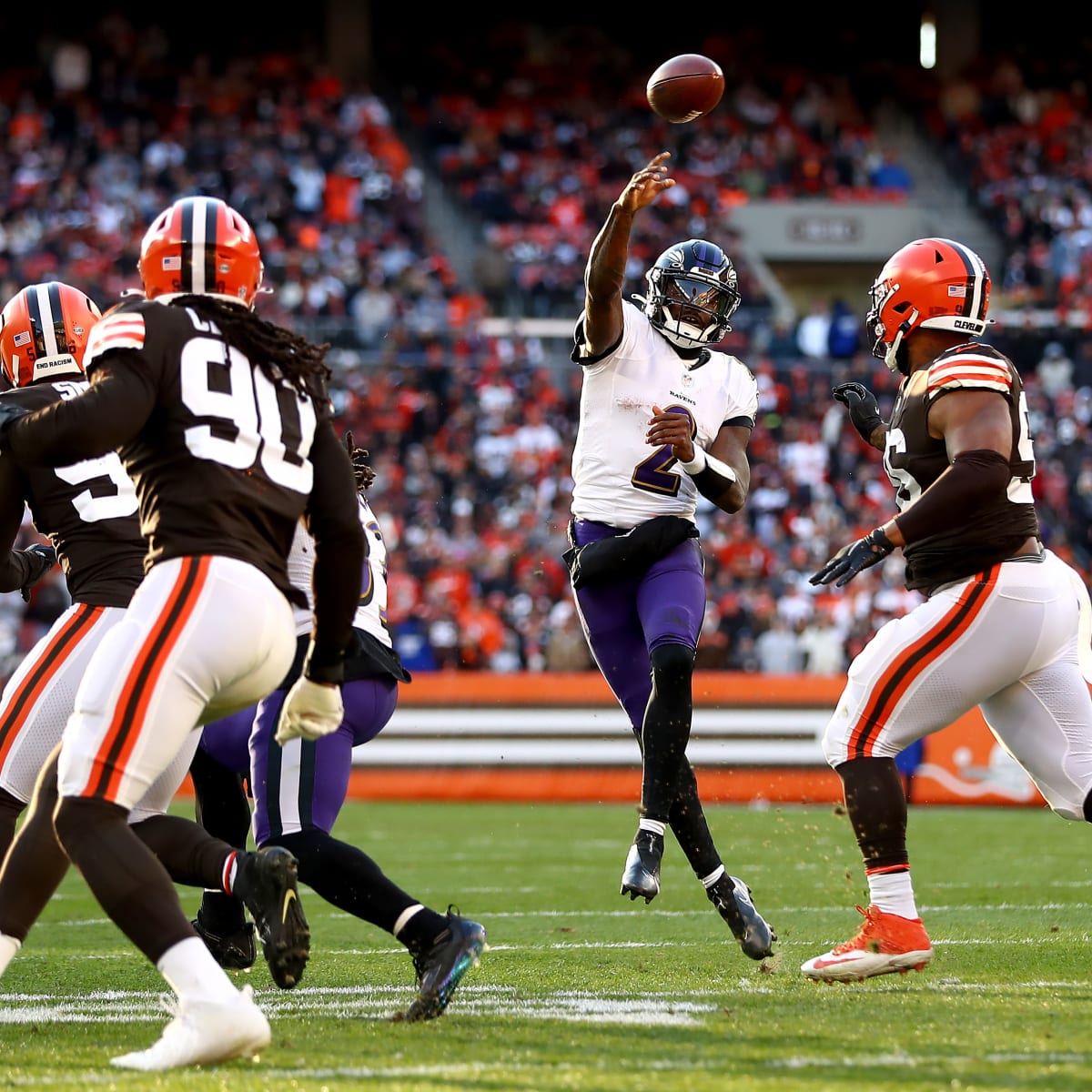 Cleveland Browns take down Baltimore Ravens quarterback Tyler