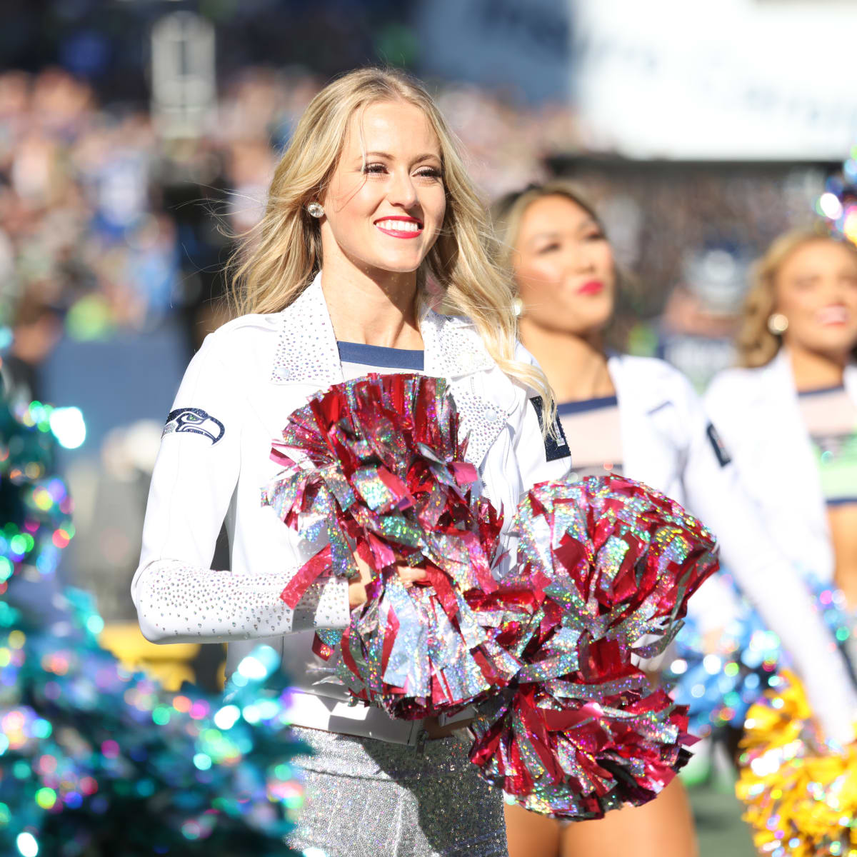 Look: Seahawks Cheerleaders New Outfit Going Viral - The Spun: What's  Trending In The Sports World Today